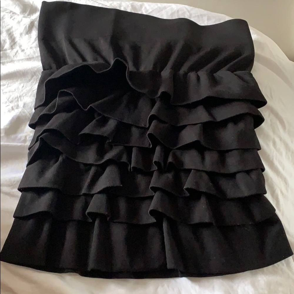 Tight ruffled mini skirt
